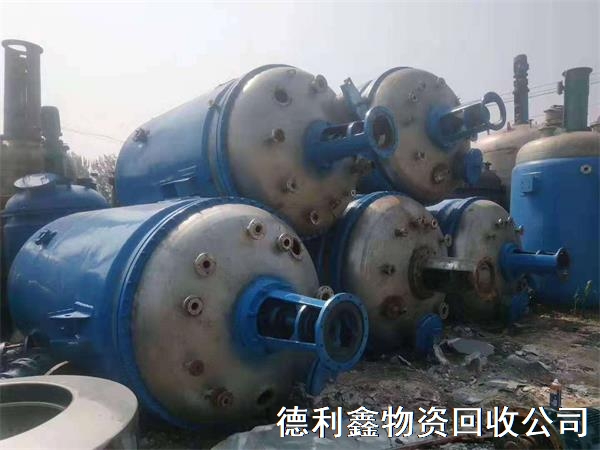 回收整厂化工设备，专业化工厂拆除